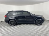 Used 2018 Jeep Grand Cherokee Laredo image 3