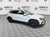 Used 2022 Volkswagen Taos SE image 2