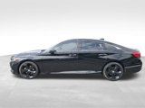 Used 2018 Honda Accord Touring image 2