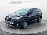 Used 2017 Toyota Highlander XLE image 3