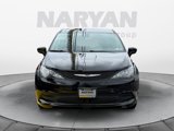 Used 2021 Chrysler Voyager LX image 3