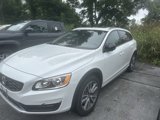 Used 2017 Volvo V60 T5 Cross Country w/ Convenience Package image 2