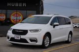 Used 2023 Chrysler Pacifica Touring-L image 3