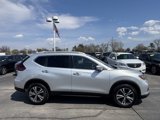Used 2019 Nissan Rogue SV w/ Premium Package image 4
