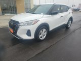 Used 2022 Nissan Kicks S image 2