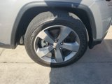 Used 2015 Jeep Grand Cherokee Limited w/ Luxury Group II image 4