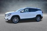 Used 2024 GMC Terrain SLT image 2