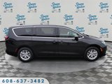 Used 2022 Chrysler Voyager LX image 4