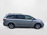 Used 2017 Toyota Sienna LE image 4