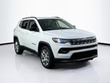 Used 2022 Jeep Compass Latitude image 3