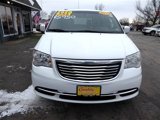 Used 2015 Chrysler Town & Country Touring image 4