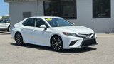 Used 2020 Toyota Camry image 3