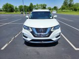 Used 2018 Nissan Rogue SV image 2