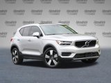 Used 2019 Volvo XC40 T5 Momentum image 2