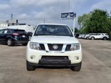 Used 2019 Nissan Frontier SV image 2