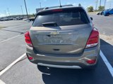 Used 2022 Chevrolet Trax LT w/ LT Convenience Package image 4