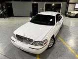 Used 2010 Lincoln Town Car Signature Limited image 5