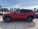 Used 2019 Jeep Grand Cherokee Trailhawk w/ Trailhawk Luxury Group image 2