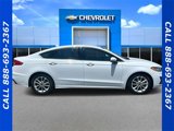 Used 2019 Ford Fusion SE image 2