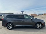 Used 2023 Chrysler Pacifica Limited image 6