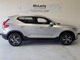 Used 2025 Volvo XC40 B5 Core image 2