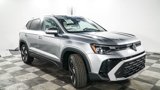 New 2025 Volkswagen Taos SE image 3