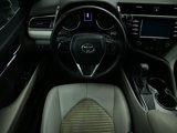 Used 2020 Toyota Camry SE image 2