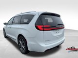 Used 2021 Chrysler Pacifica Pinnacle image 3