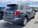 Used 2016 Ford Explorer XLT image 3