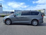 Used 2022 Chrysler Pacifica Touring-L image 2