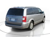Used 2015 Chrysler Town & Country Touring-L w/ Driver Convenience Group image 4