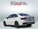 Used 2023 Volkswagen Jetta SE image 3