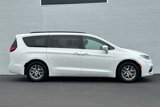 Used 2022 Chrysler Pacifica Touring image 3