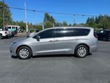 Used 2017 Chrysler Pacifica Touring-L image 3