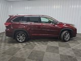 Used 2017 Toyota Highlander XLE image 2