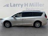 Used 2022 Chrysler Pacifica Touring-L image 2