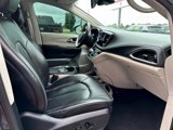 Used 2017 Chrysler Pacifica Limited w/ UConnect Theater Package image 4