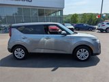 Used 2022 Kia Soul LX image 2