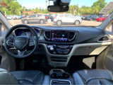 Used 2022 Chrysler Pacifica Touring-L image 4