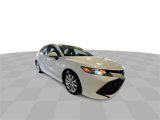 Used 2020 Toyota Camry LE image 2