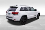 Used 2019 Jeep Grand Cherokee Laredo image 4