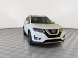Used 2017 Nissan Rogue SL image 3