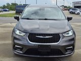 Used 2023 Chrysler Pacifica Touring-L image 2