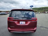 Used 2023 Chrysler Pacifica Touring-L image 5