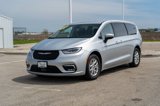 Used 2023 Chrysler Pacifica Touring-L image 3