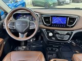 Used 2017 Chrysler Pacifica Limited image 4