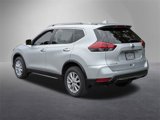 Used 2018 Nissan Rogue SV image 3