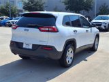 Used 2016 Jeep Cherokee Sport image 4