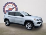New 2025 Jeep Compass Latitude image 1