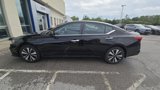 Certified 2021 Nissan Altima 2.5 SV w/ SV Premium Package image 3